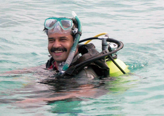 Deepak Apte scuba diving in Kavaratti, Lakshadweep. A marine biologist, his fascination for the deep is likely to be a huge asset for the BNHS, one of Indias finest research organisations, but not one whose forte has been real-time marine biology.